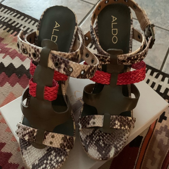 Striped wedge shoe - Picture 2 of 2